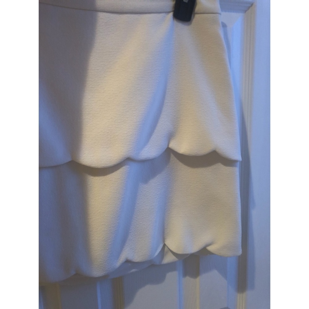 Club Monaco Scalloped Skirt - Picture 8 of 8